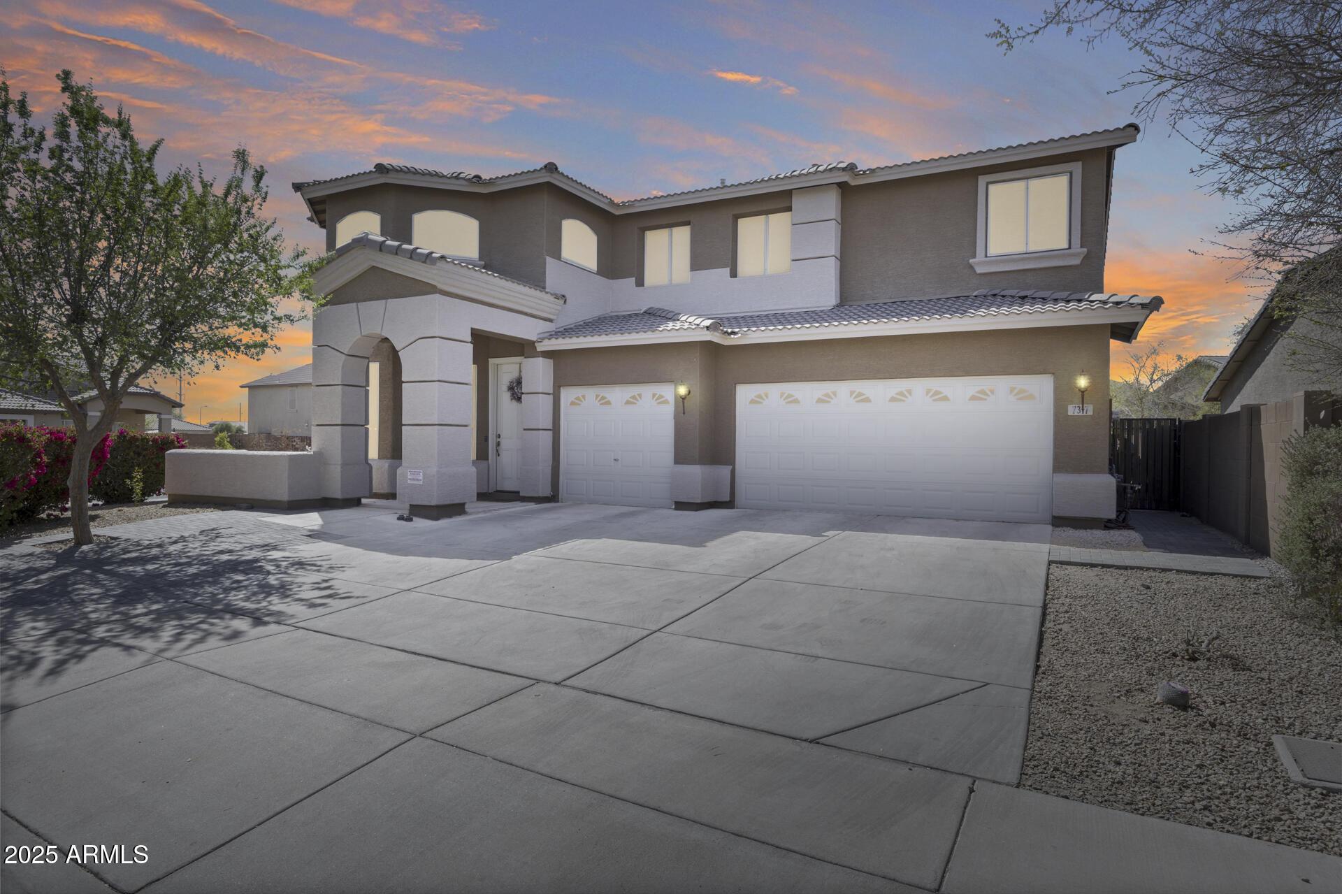 Photo one of 7317 W Southgate Ave Phoenix AZ 85043 | MLS 6834026