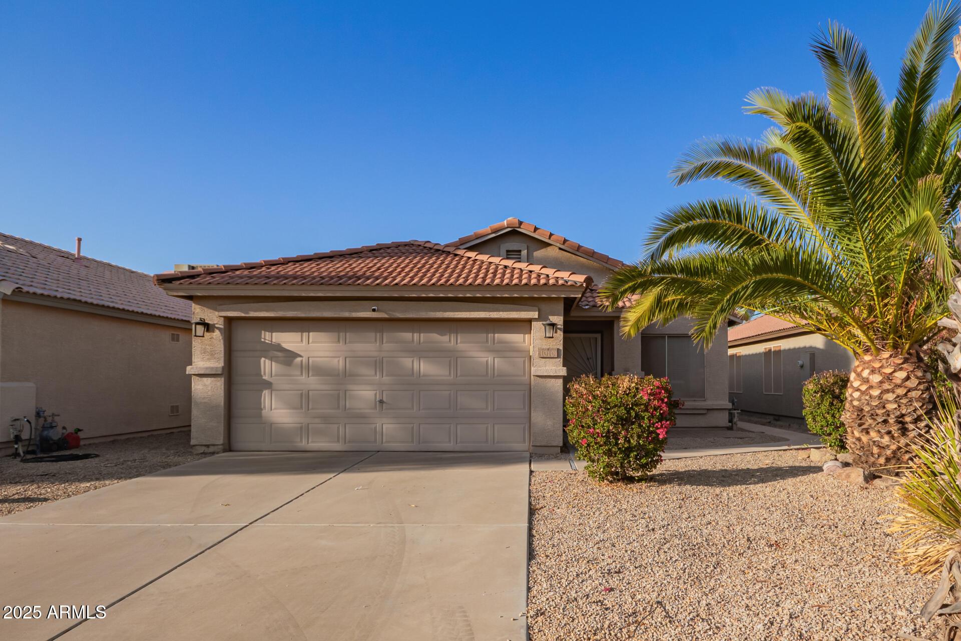 Photo one of 1010 E Vernoa St San Tan Valley AZ 85140 | MLS 6834112