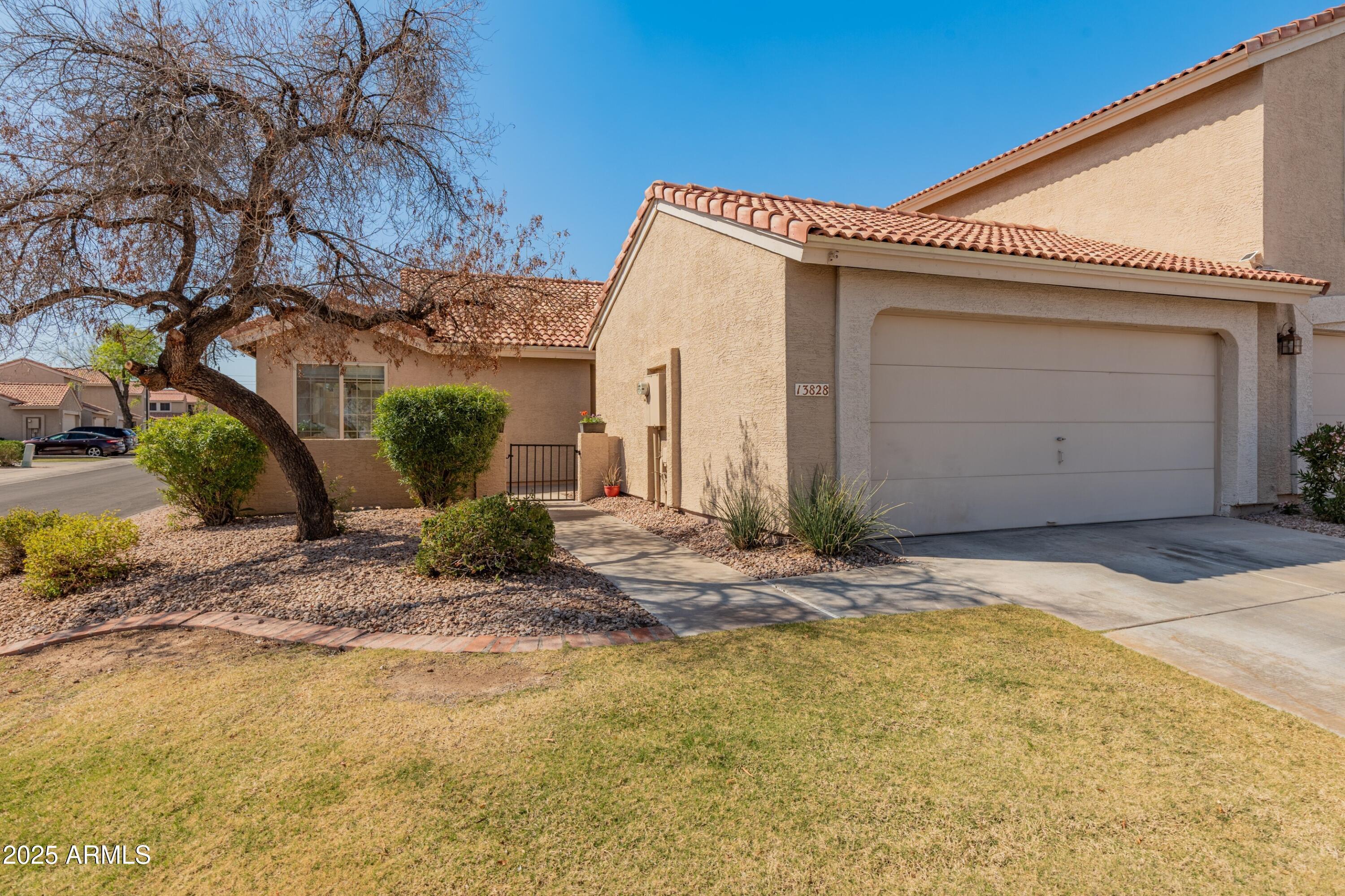 Photo one of 13828 S 42Nd St Phoenix AZ 85044 | MLS 6834196