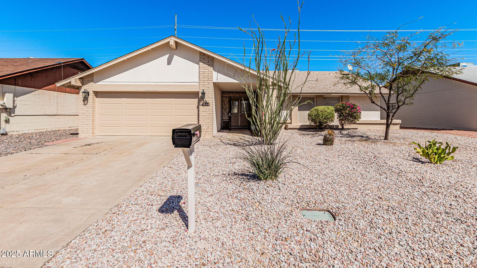 Photo one of 1614 W Beaubien Dr Phoenix AZ 85027 | MLS 6834170