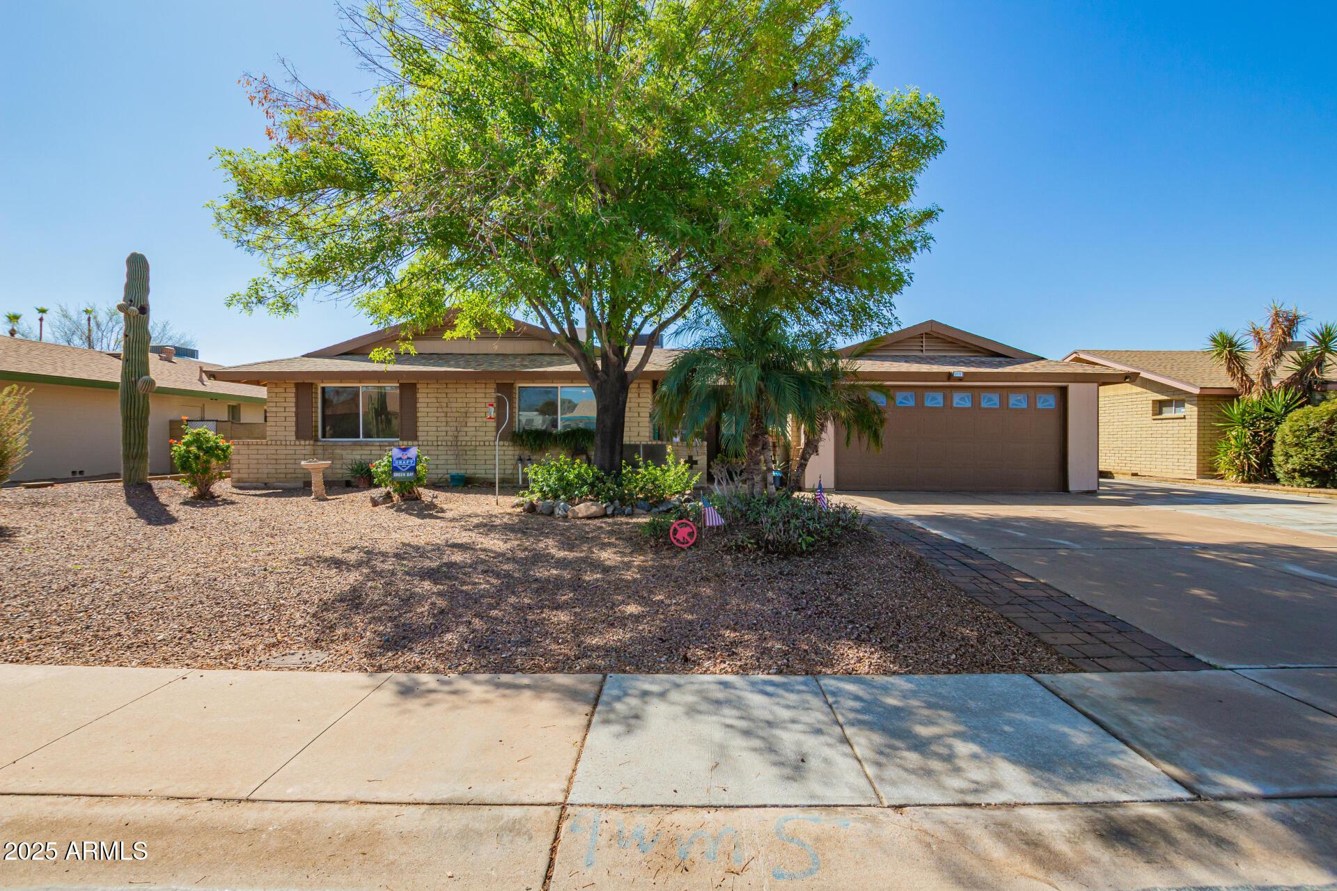 Photo one of 4111 W Hayward Ave Phoenix AZ 85051 | MLS 6834138