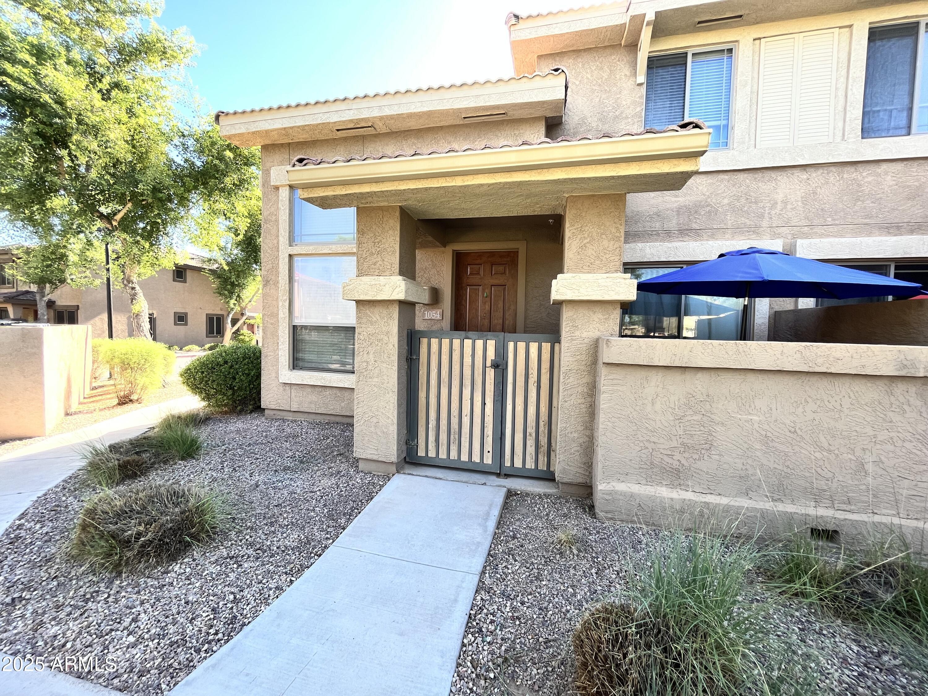 Photo one of 1225 N 36Th St # 1054 Phoenix AZ 85008 | MLS 6834589