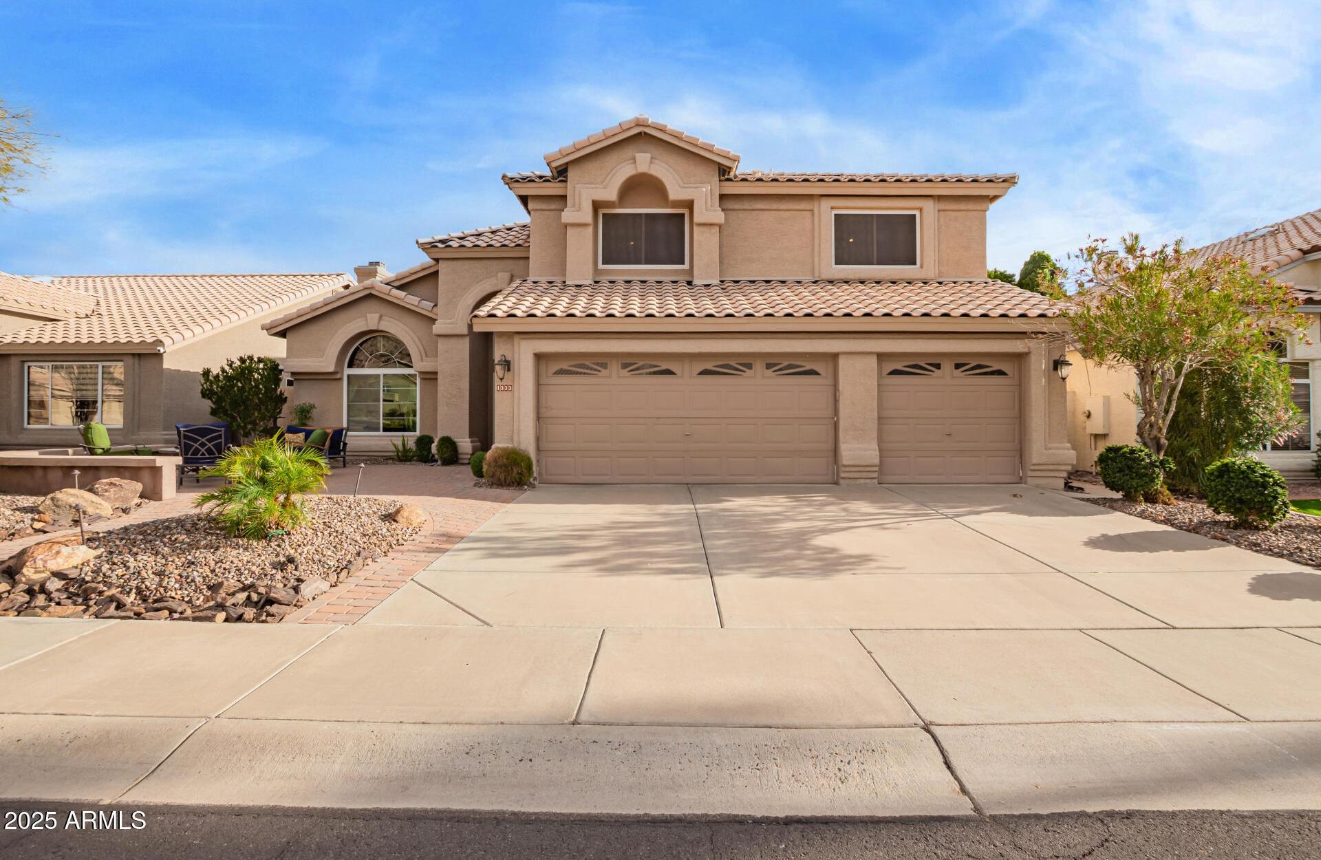 Photo one of 1333 E Rockledge Rd Phoenix AZ 85048 | MLS 6834563