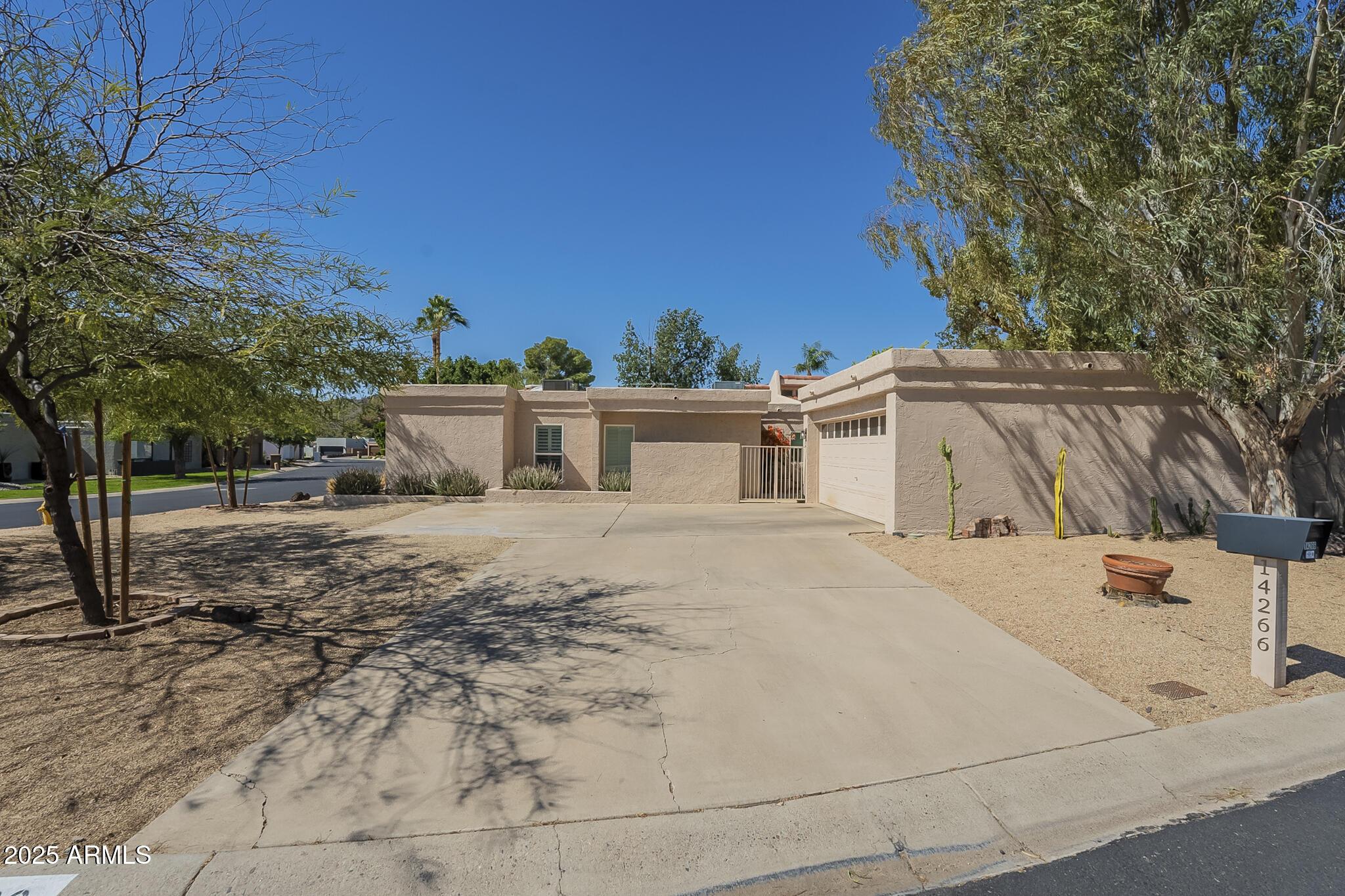 Photo one of 14266 N 2Nd Ave Phoenix AZ 85023 | MLS 6835085