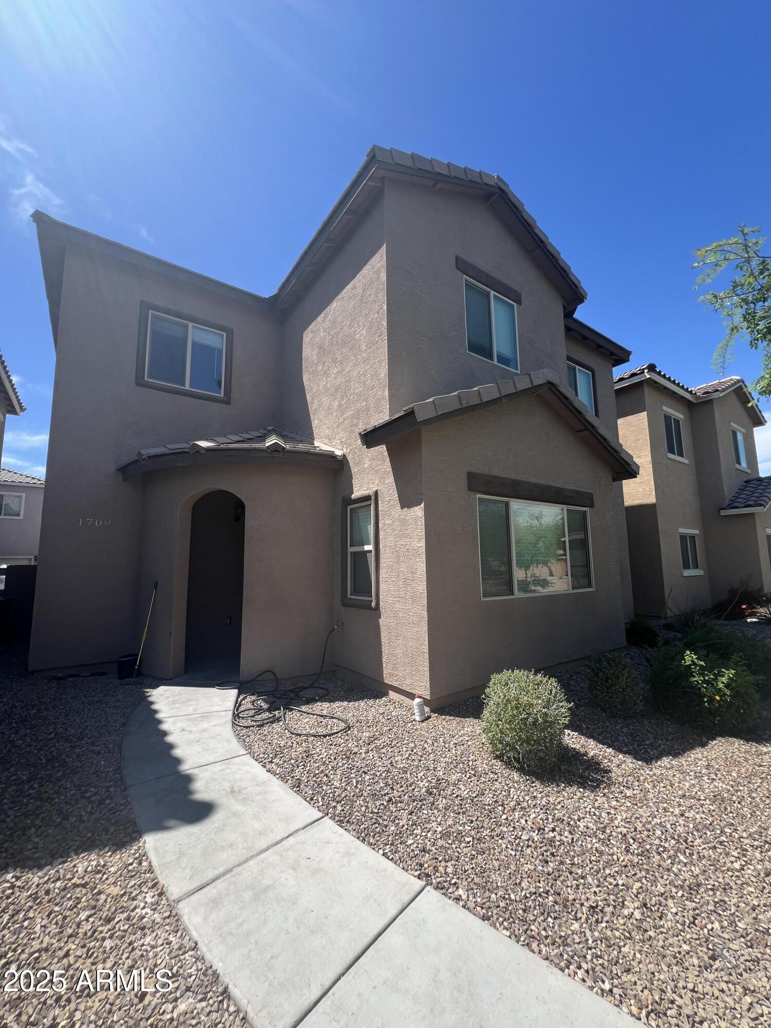 Photo one of 1709 W Pollack St Phoenix AZ 85041 | MLS 6835049