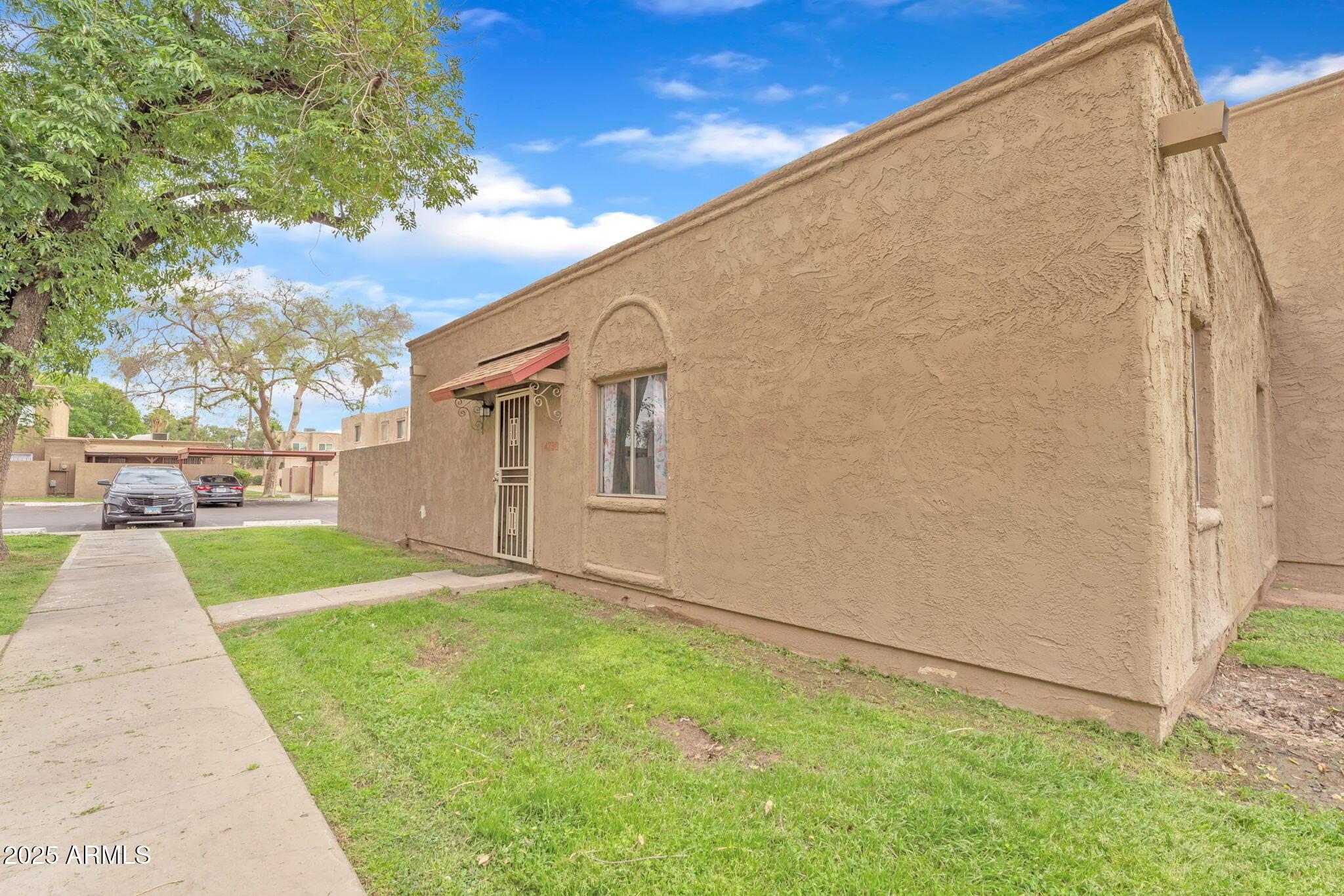 Photo one of 4258 N 68Th Dr Phoenix AZ 85033 | MLS 6835581