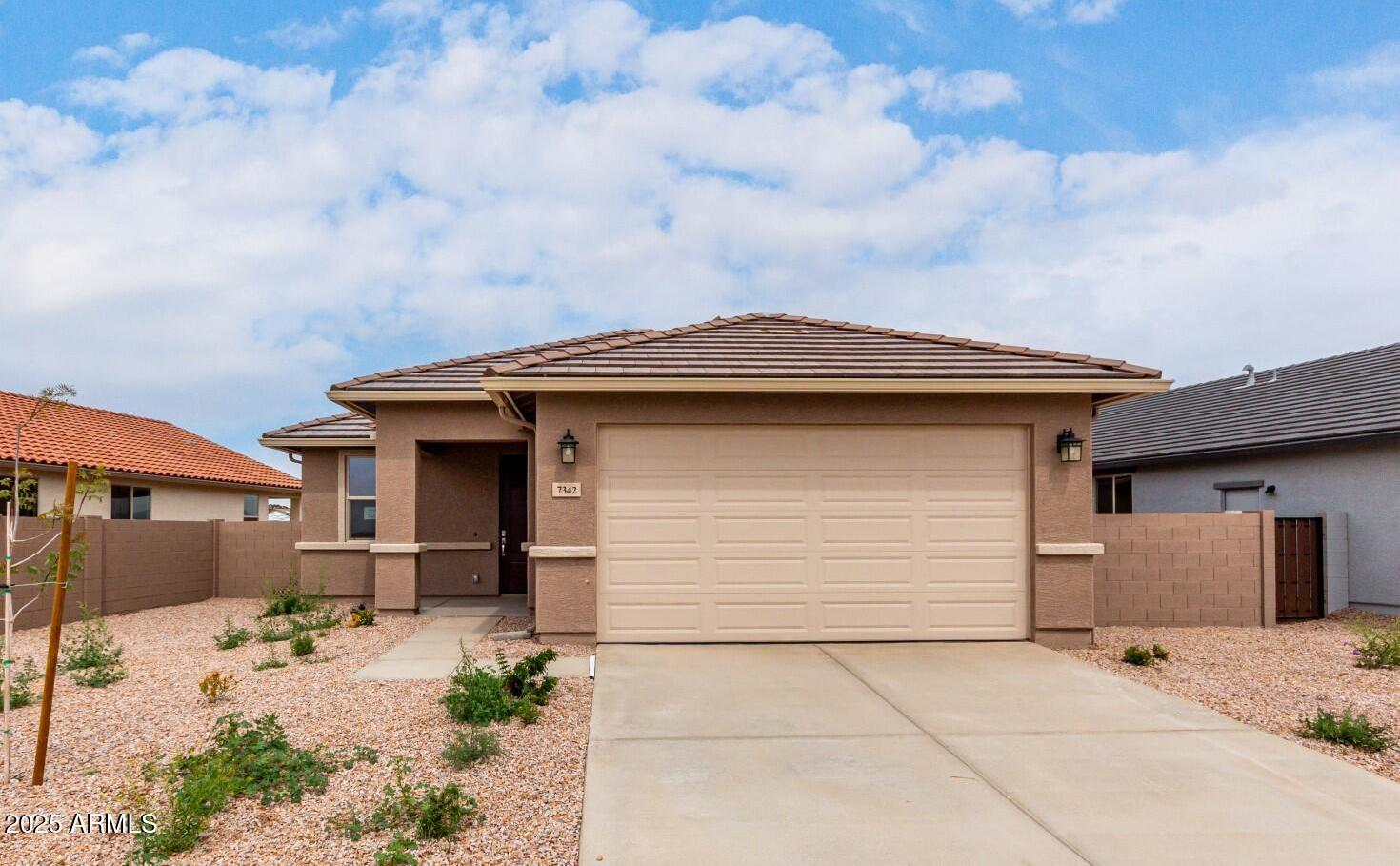 Photo one of 7342 E Hackamore Ln San Tan Valley AZ 85143 | MLS 6836831