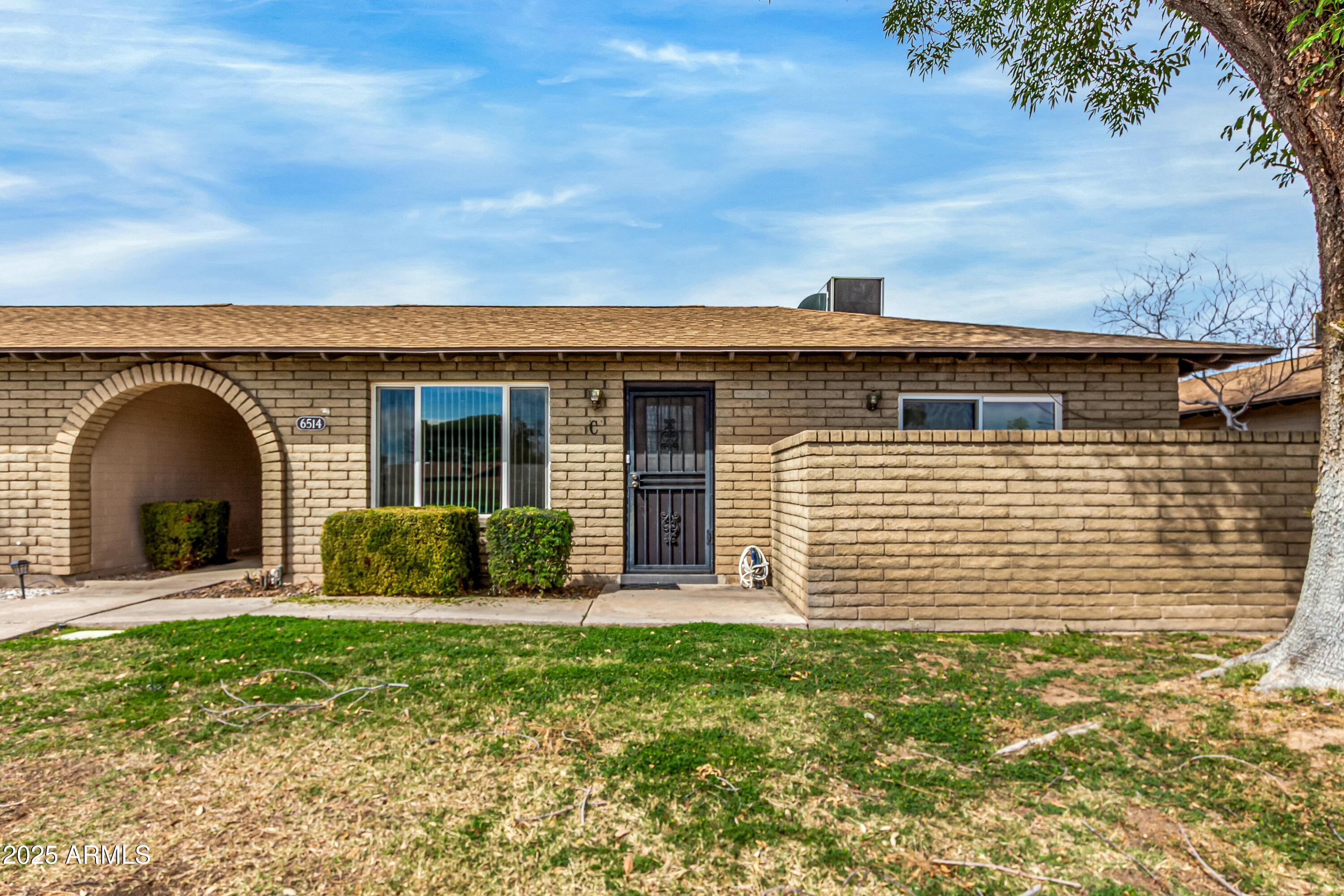 Photo one of 6514 S Lakeshore Dr # C Tempe AZ 85283 | MLS 6837345