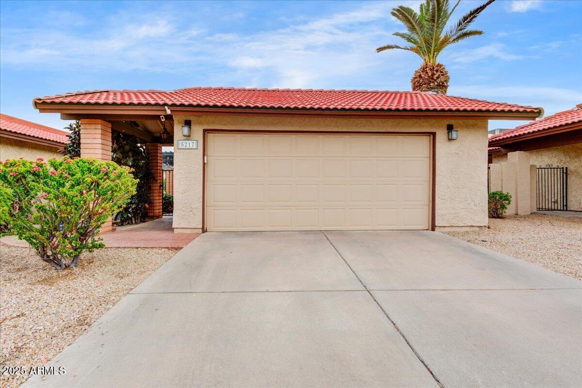 Photo one of 5217 E Tunder Cir Phoenix AZ 85044 | MLS 6839097