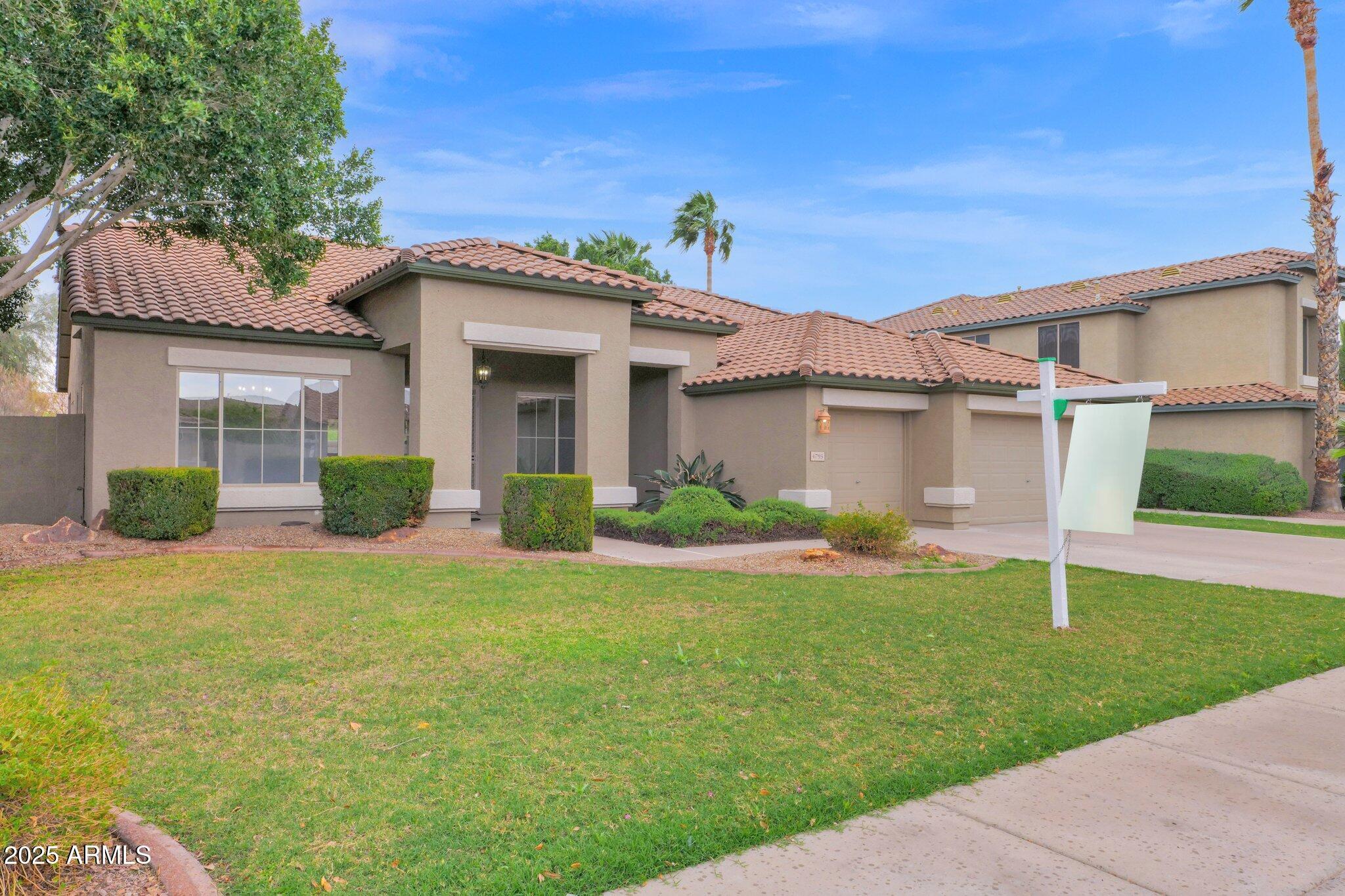 Photo one of 6793 W Angela Dr Glendale AZ 85308 | MLS 6839836
