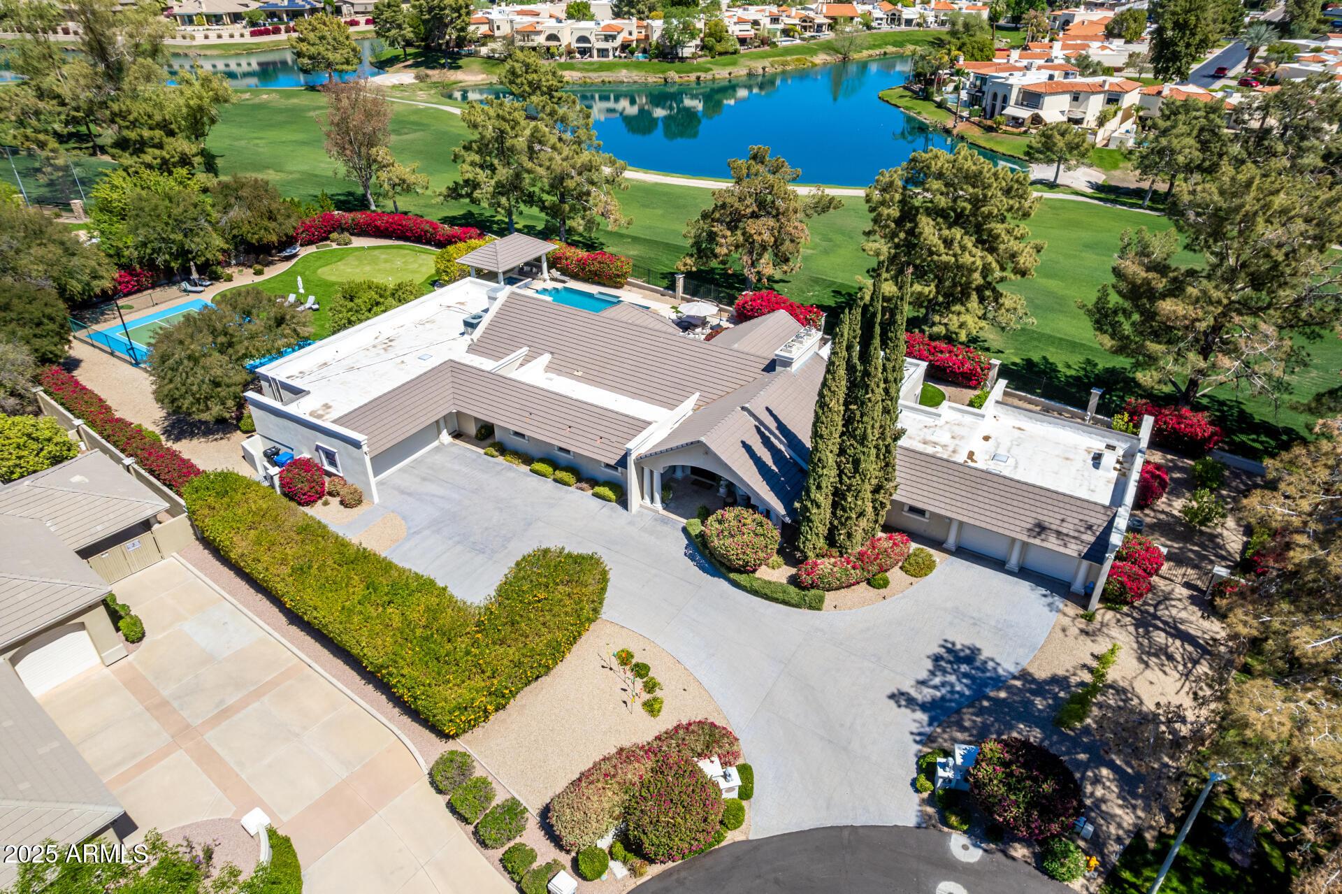 Photo one of 87 Biltmore Est Phoenix AZ 85016 | MLS 6842229