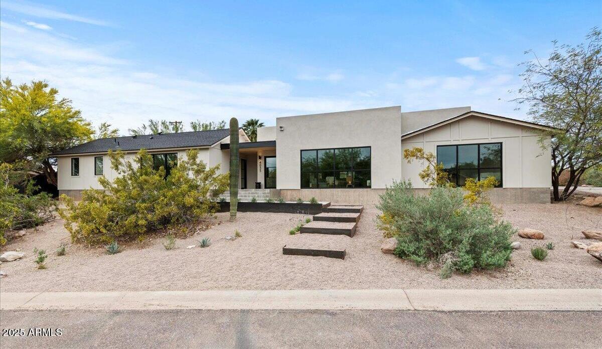 Photo one of 4035 E Mcdonald Dr Phoenix AZ 85018 | MLS 6843861