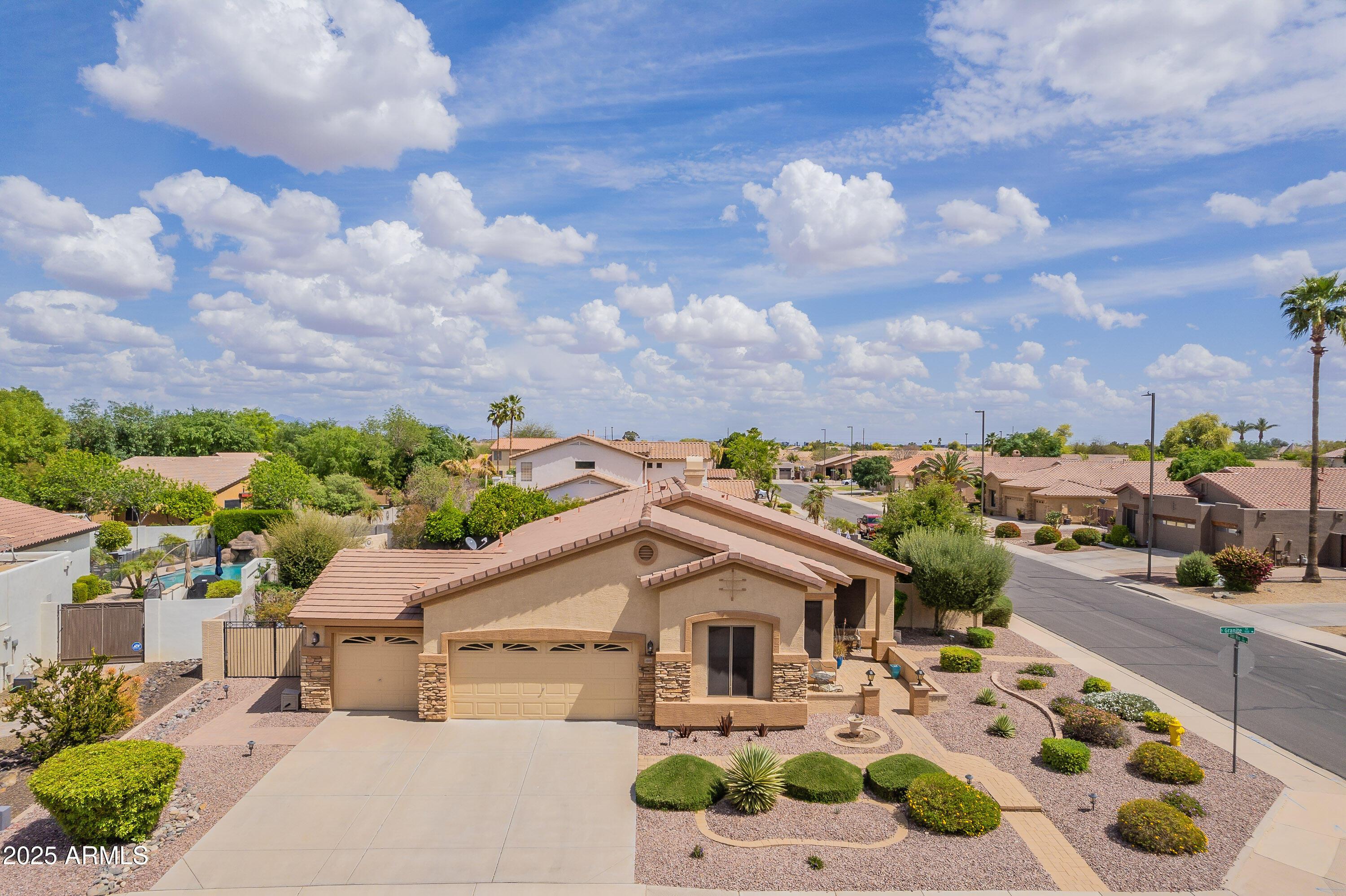 Photo one of 1919 S Granite St Gilbert AZ 85295 | MLS 6844381
