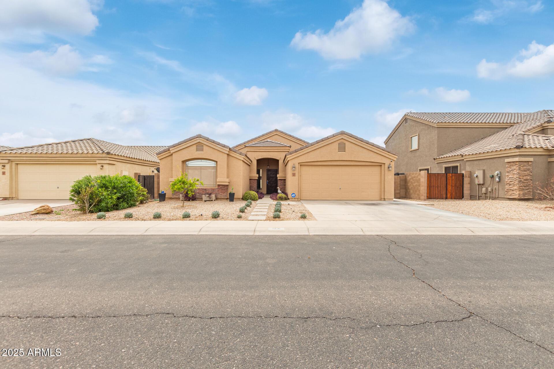 Photo one of 1231 W Beacon Ct Casa Grande AZ 85122 | MLS 6846399