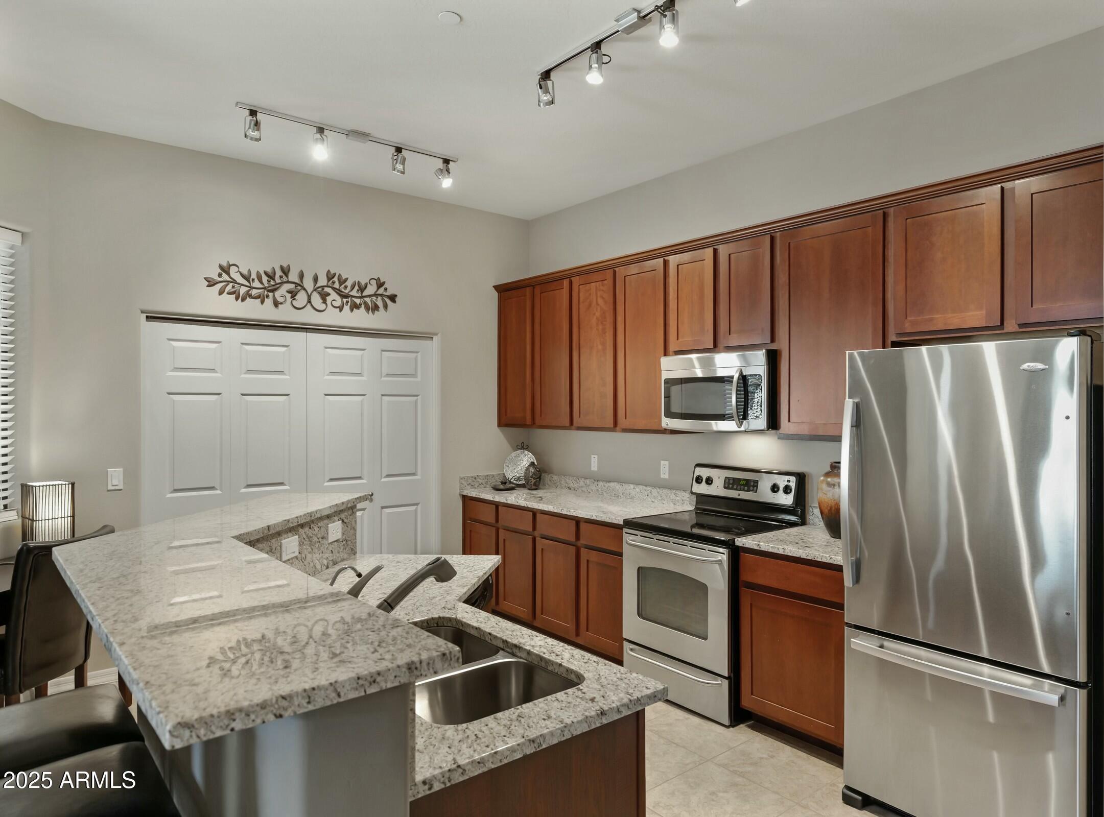 Photo one of 3330 S Gilbert Rd # 2021 Chandler AZ 85286 | MLS 6852892