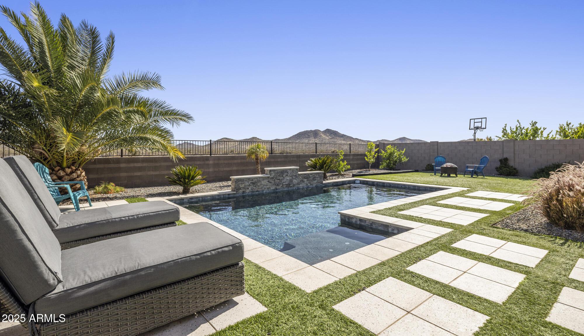 Photo one of 537 E Balao Dr Phoenix AZ 85085 | MLS 6853547