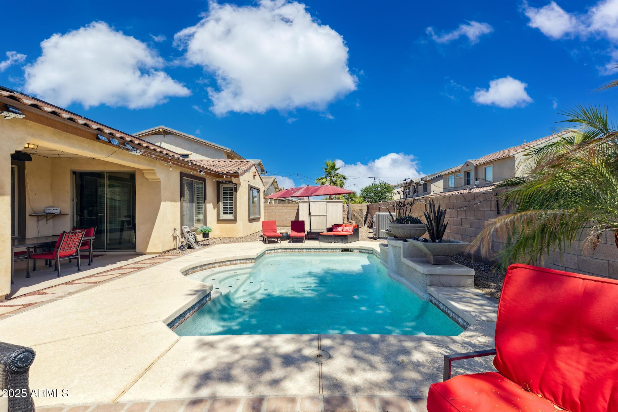Photo one of 455 W Honeysuckle Dr Chandler AZ 85248 | MLS 6855987