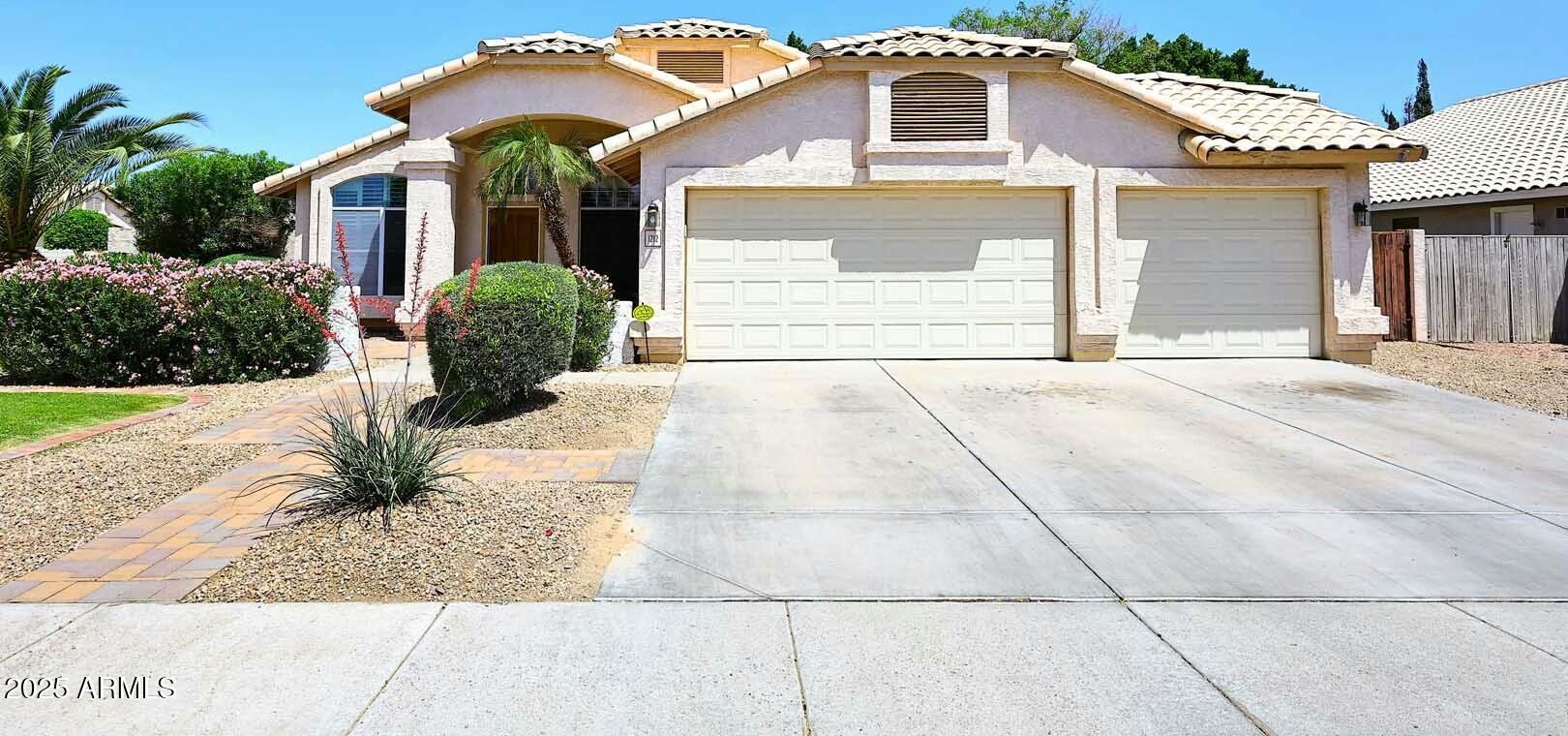Photo one of 1212 W Vera Ln Tempe AZ 85284 | MLS 6856555