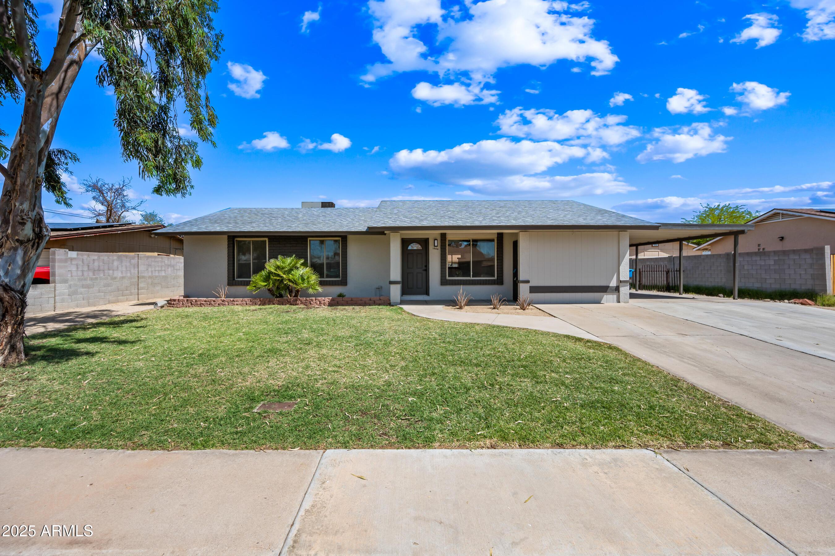 Photo one of 1444 W Wickieup Ln Phoenix AZ 85027 | MLS 6861396