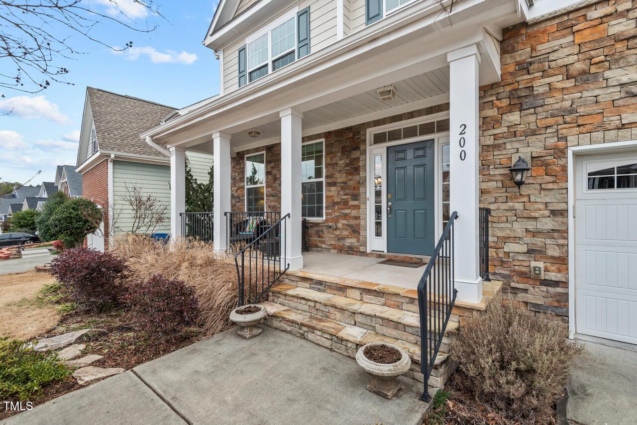Photo one of 200 Callandale Ln Durham NC 27703 | MLS 10073544
