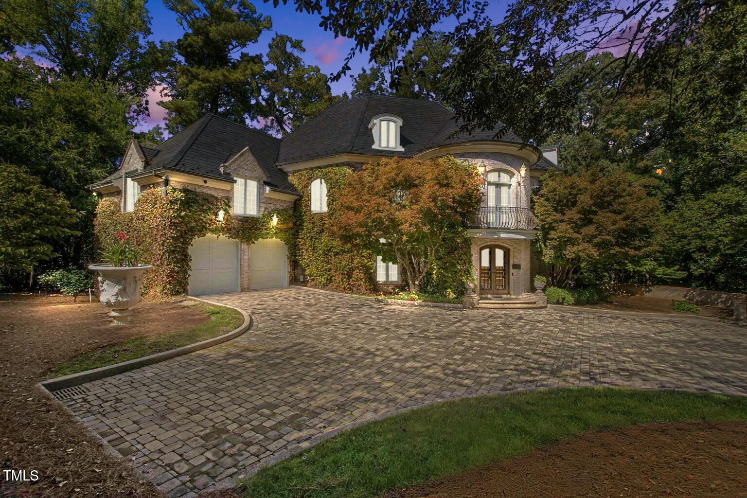 Photo one of 2658 Davis St Raleigh NC 27608 | MLS 10076825