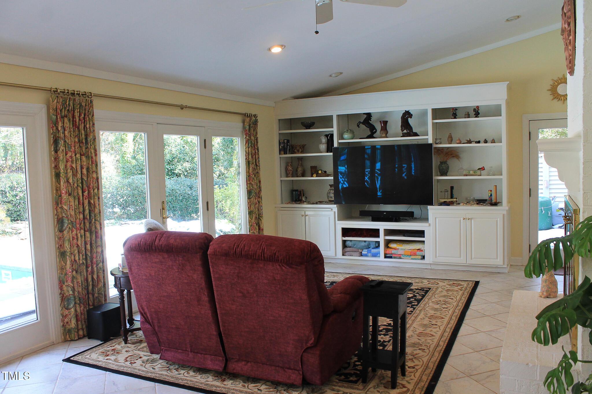 Photo #33