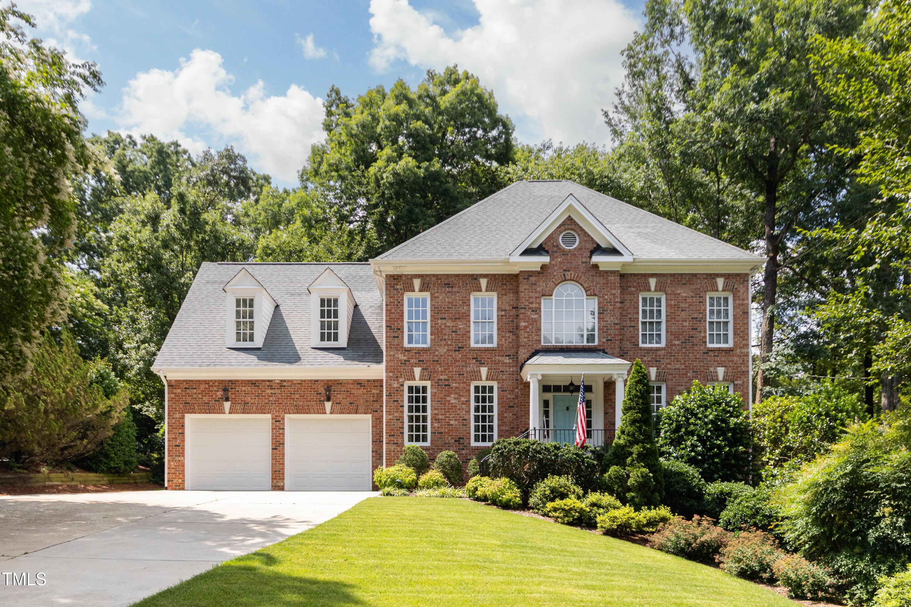 Photo one of 3359 Hampton Rd Raleigh NC 27607 | MLS 10081284