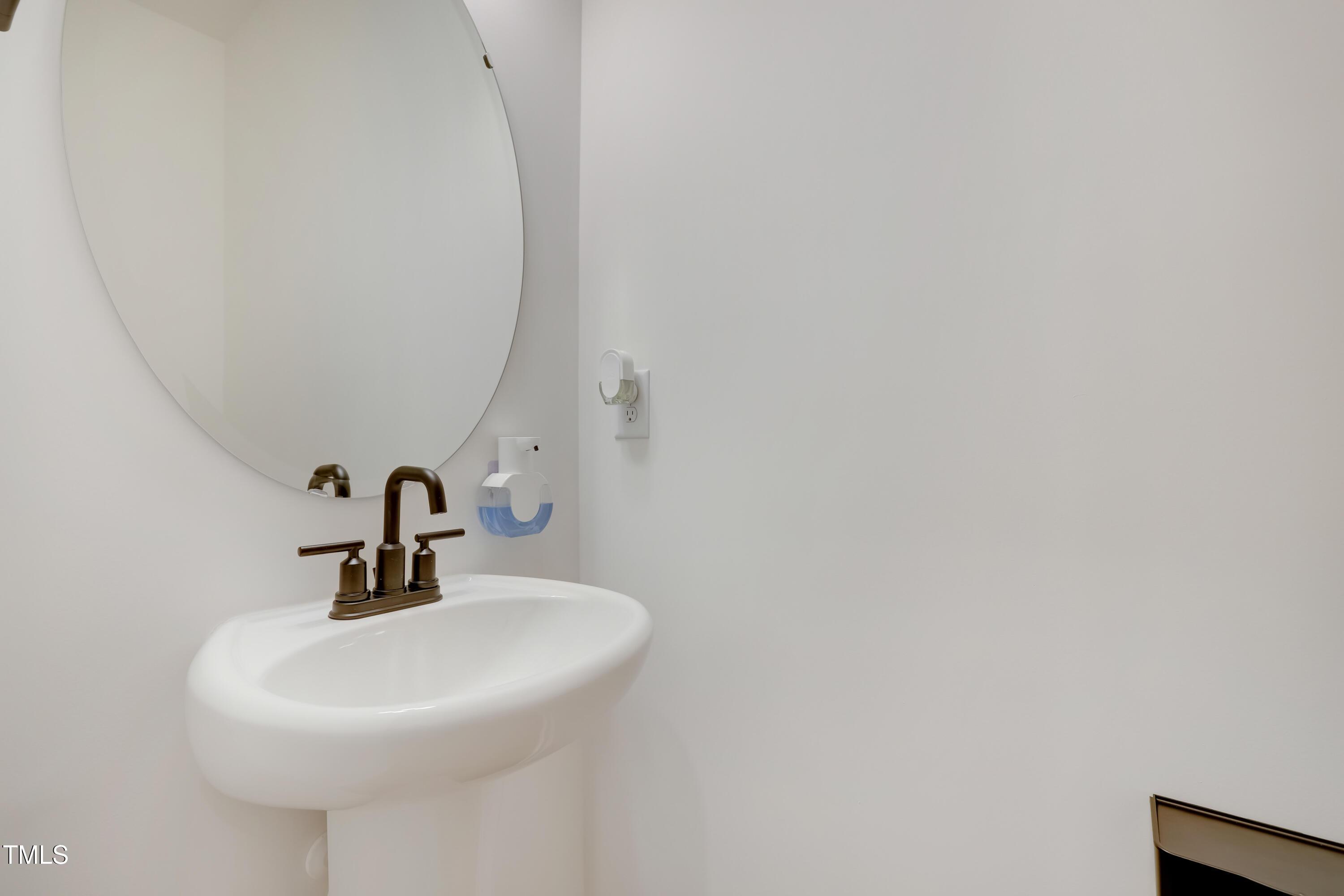 Photo #16