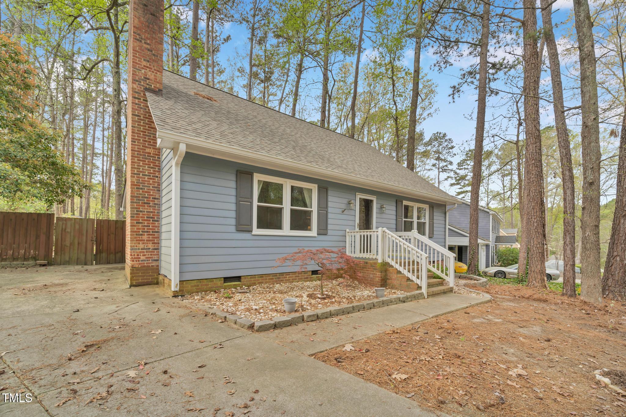Photo one of 1010 Flanders St Garner NC 27529 | MLS 10086613