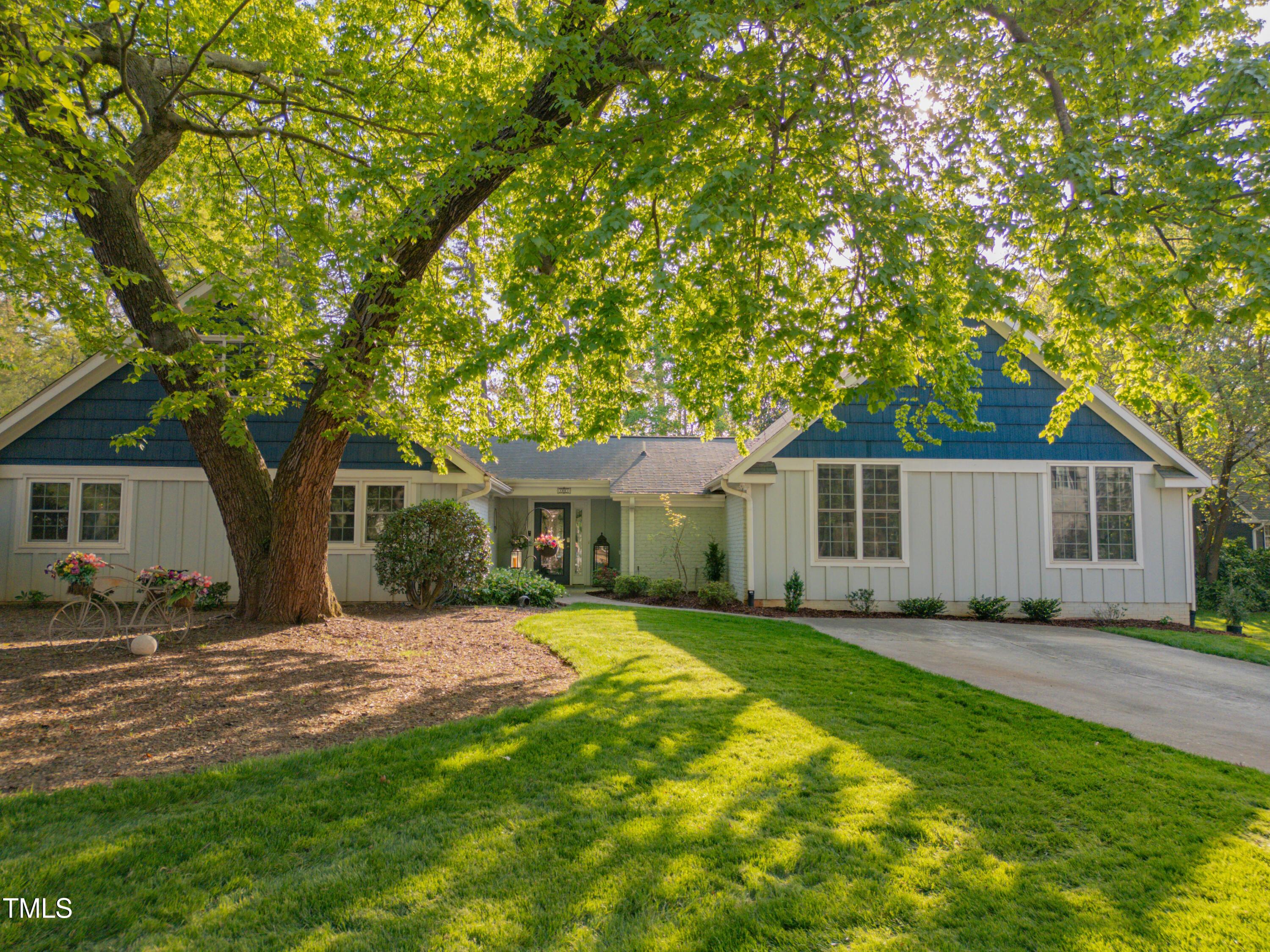 Photo one of 1001 Manchester Dr Raleigh NC 27609 | MLS 10088623