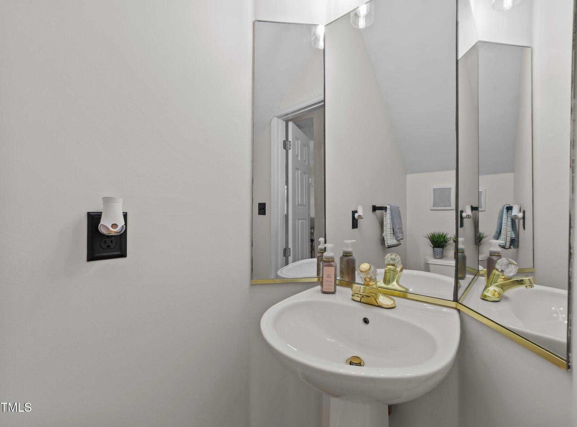Photo #12
