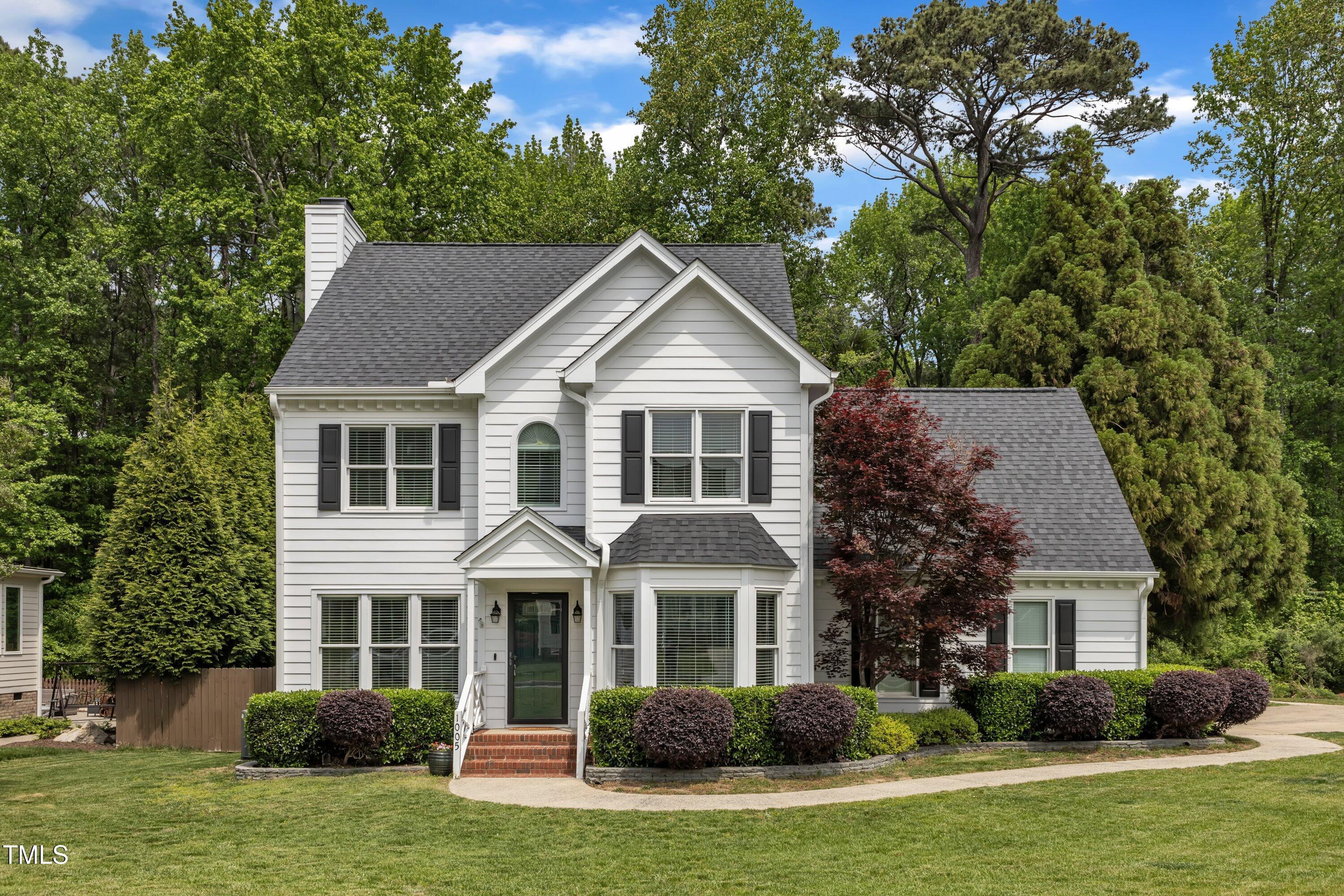 Photo one of 1005 Thorncroft Ln Apex NC 27502 | MLS 10090569