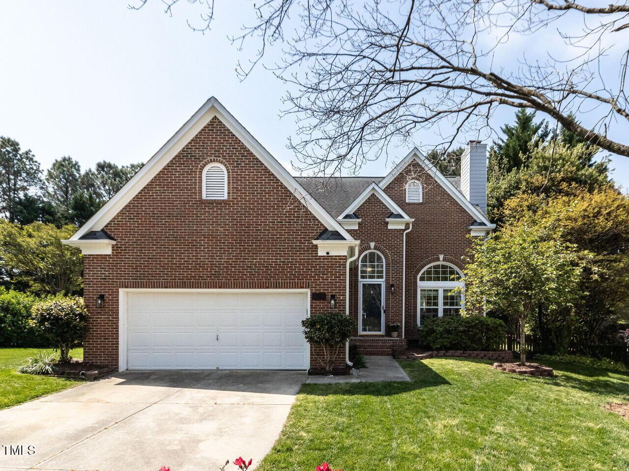 Photo one of 117 Whitehaven Ln Cary NC 27519 | MLS 10090826