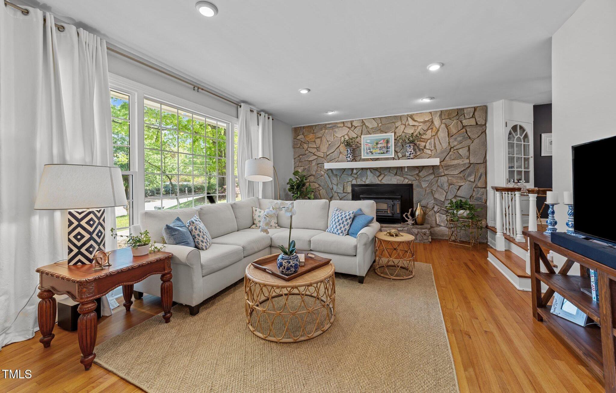 Photo one of 305 Clarendon Cres Raleigh NC 27610 | MLS 10091409