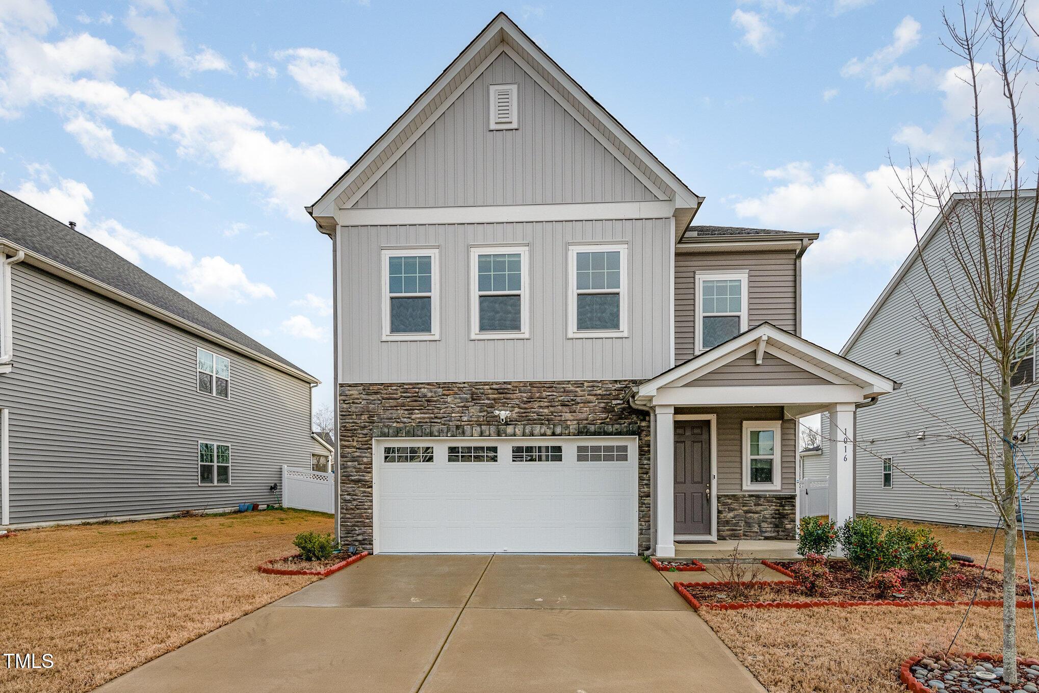 Photo one of 1016 Matterhorn Dr Fuquay Varina NC 27526 | MLS 10093400