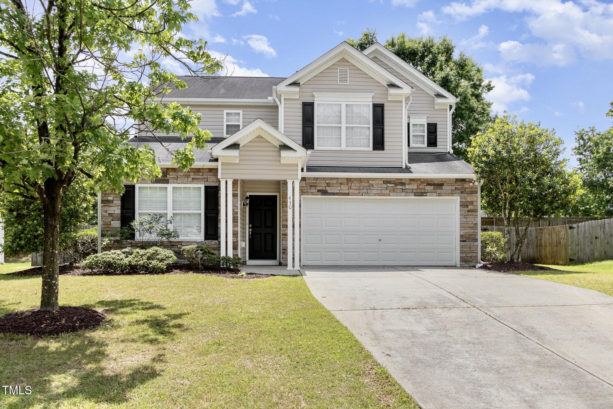 Photo one of 430 Dogwood Creek Pl Fuquay Varina NC 27526 | MLS 10094388
