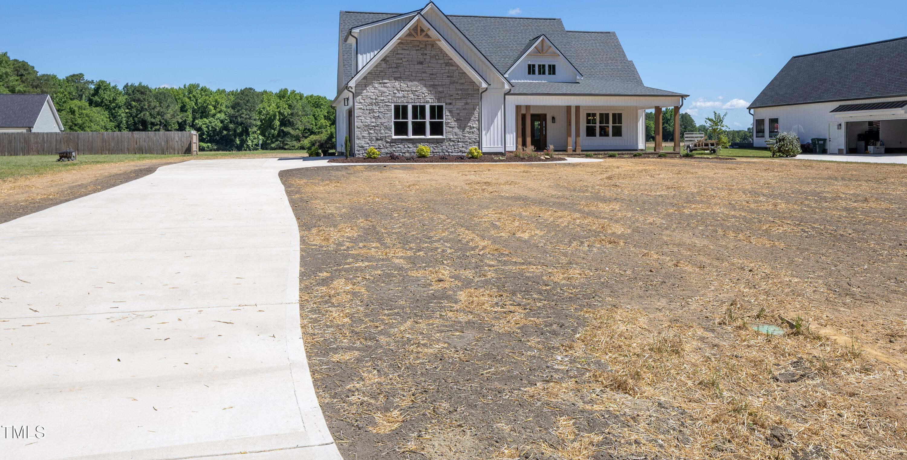 Photo one of 188 Banner Elk Rd Benson NC 27504 | MLS 10097778