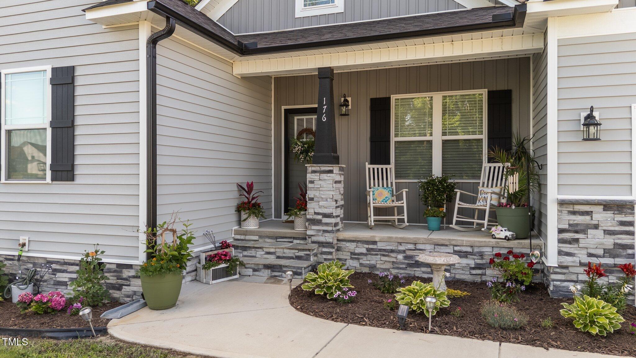Photo one of 176 Lowery Ln Benson NC 27504 | MLS 10098181