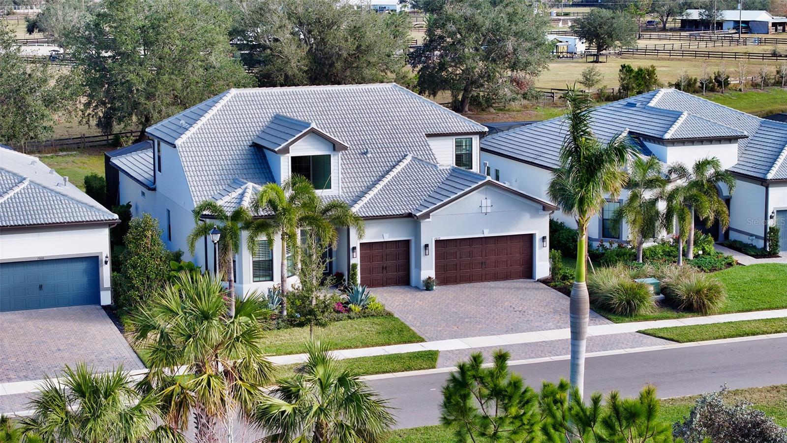 Photo one of 7872 Mainsail Ln Sarasota FL 34240 | MLS A4637516