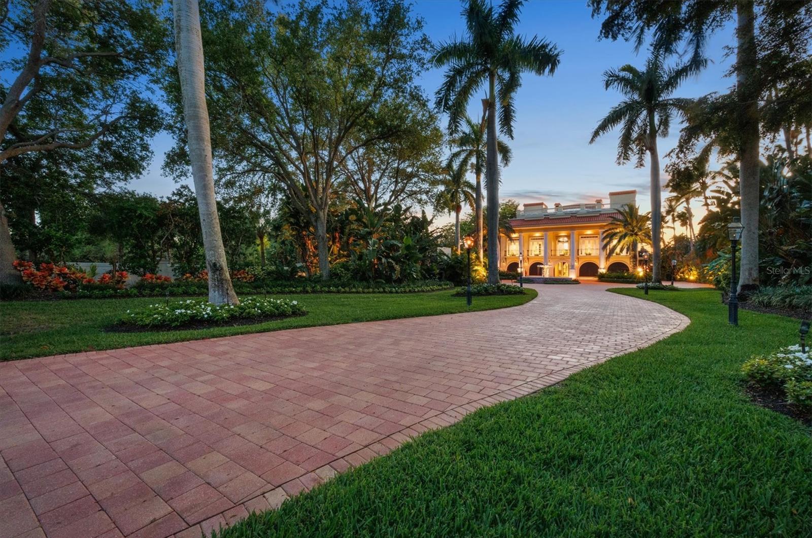 Photo one of 1067 Westway Dr Sarasota FL 34236 | MLS A4639326