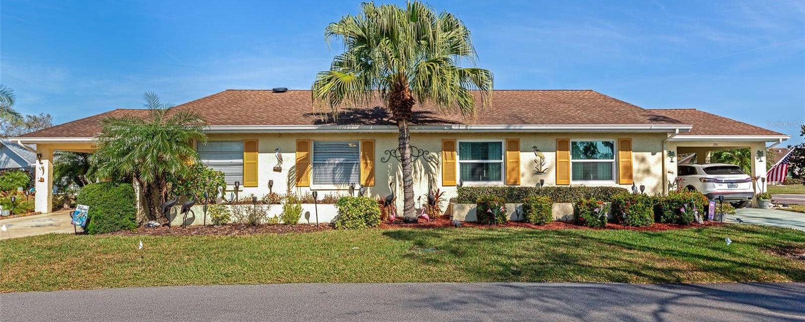 Photo one of 303 Grayston Pl # C133 Sun City Center FL 33573 | MLS A4639430
