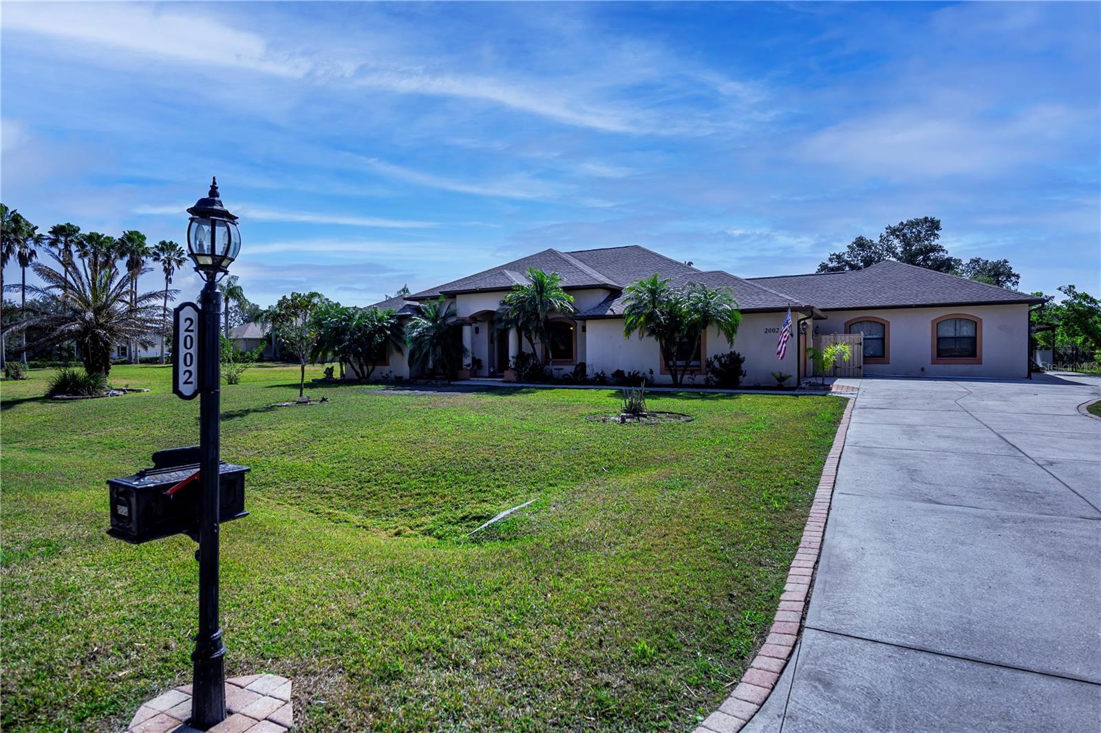 Photo one of 2002 Palm View Rd Sarasota FL 34240 | MLS A4639997