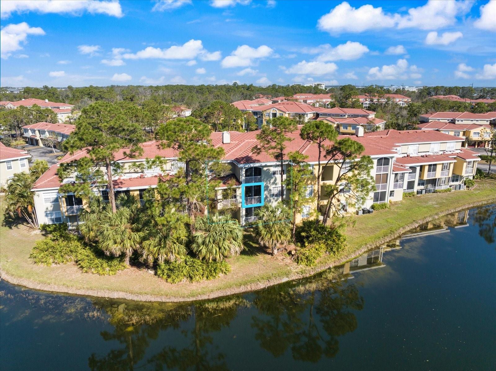 Photo one of 5552 Bentgrass Dr # 7-116 Sarasota FL 34235 | MLS A4640007
