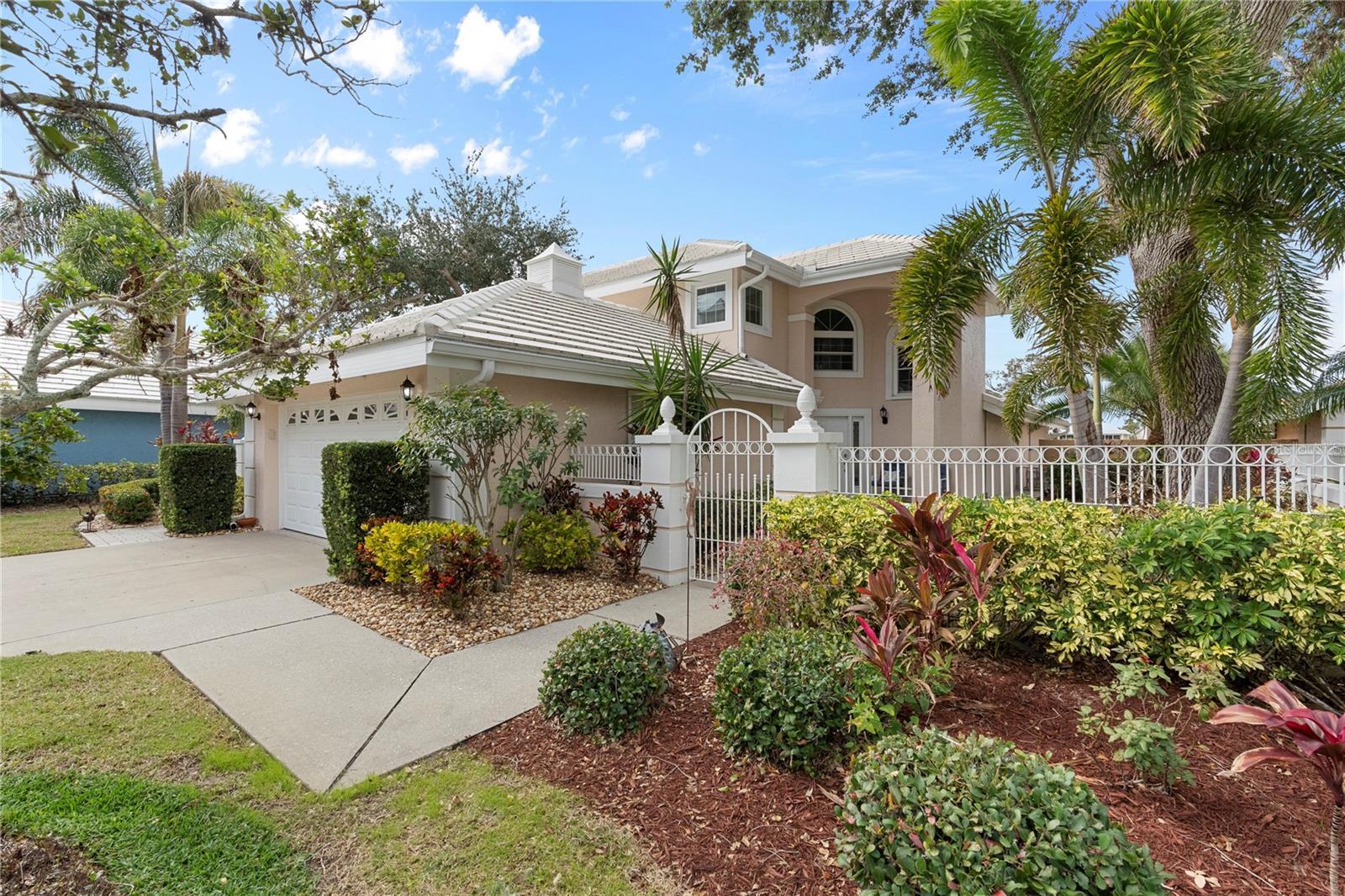 Photo one of 418 Cardiff Rd Venice FL 34293 | MLS TB8332390