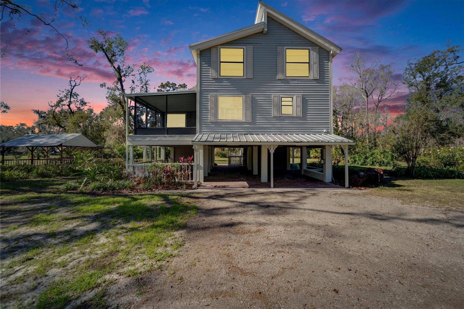 Photo one of 4501 Keene Rd Plant City FL 33565 | MLS TB8334342