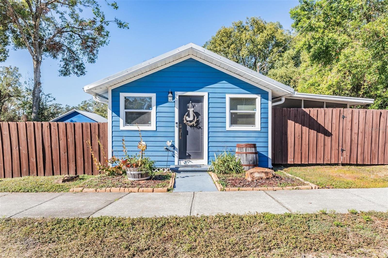 Photo one of 14045 21St St Dade City FL 33525 | MLS TB8337391