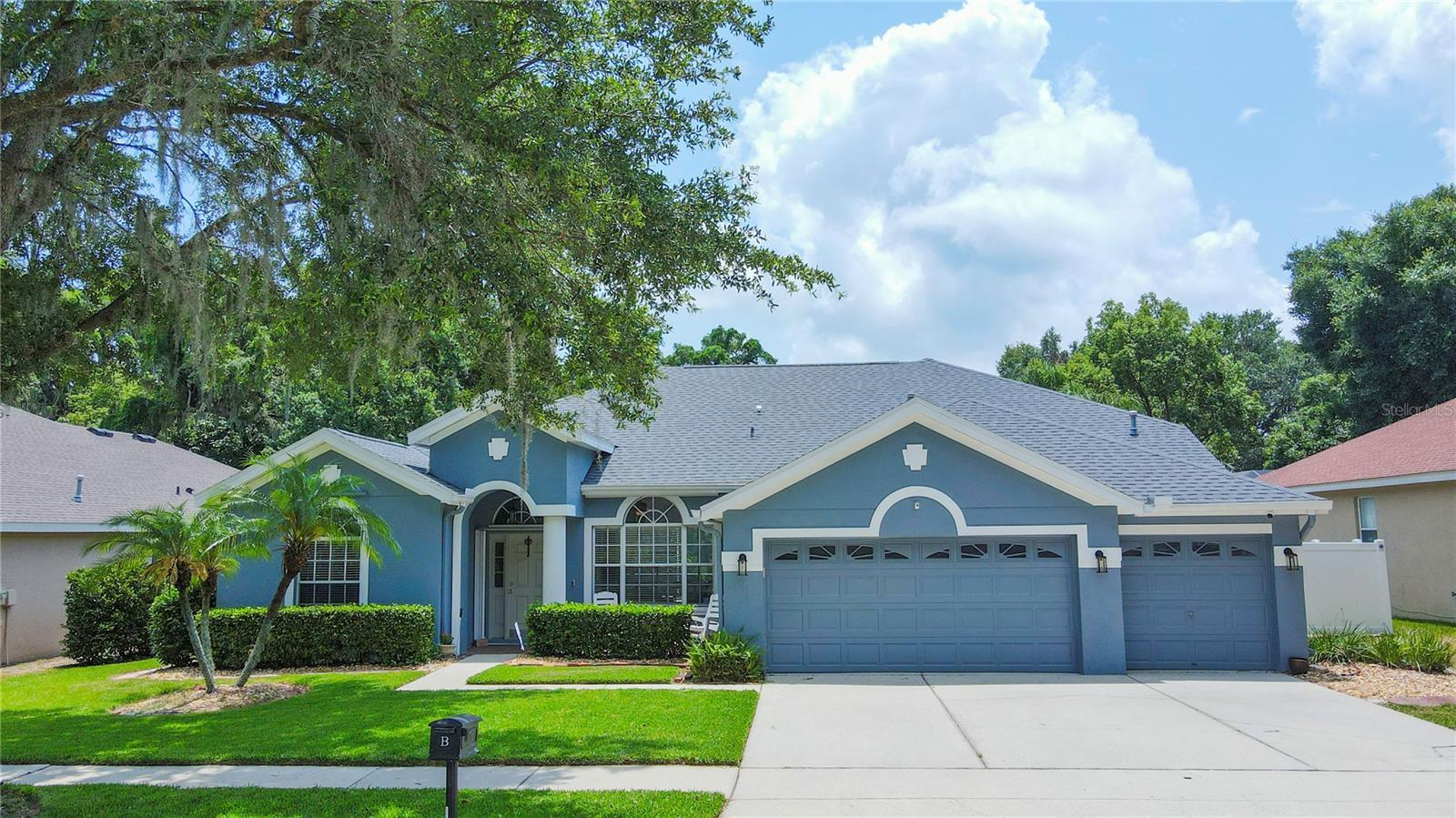 Photo one of 2015 Wexford Green Dr Valrico FL 33594 | MLS TB8337794