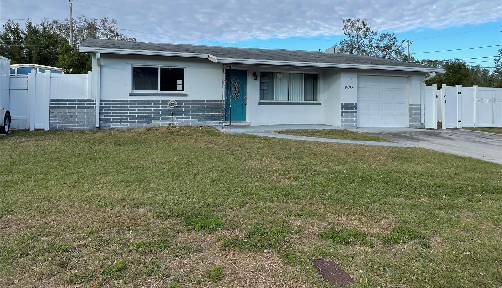 Photo one of 4617 49Th N Ave St Petersburg FL 33714 | MLS TB8339082