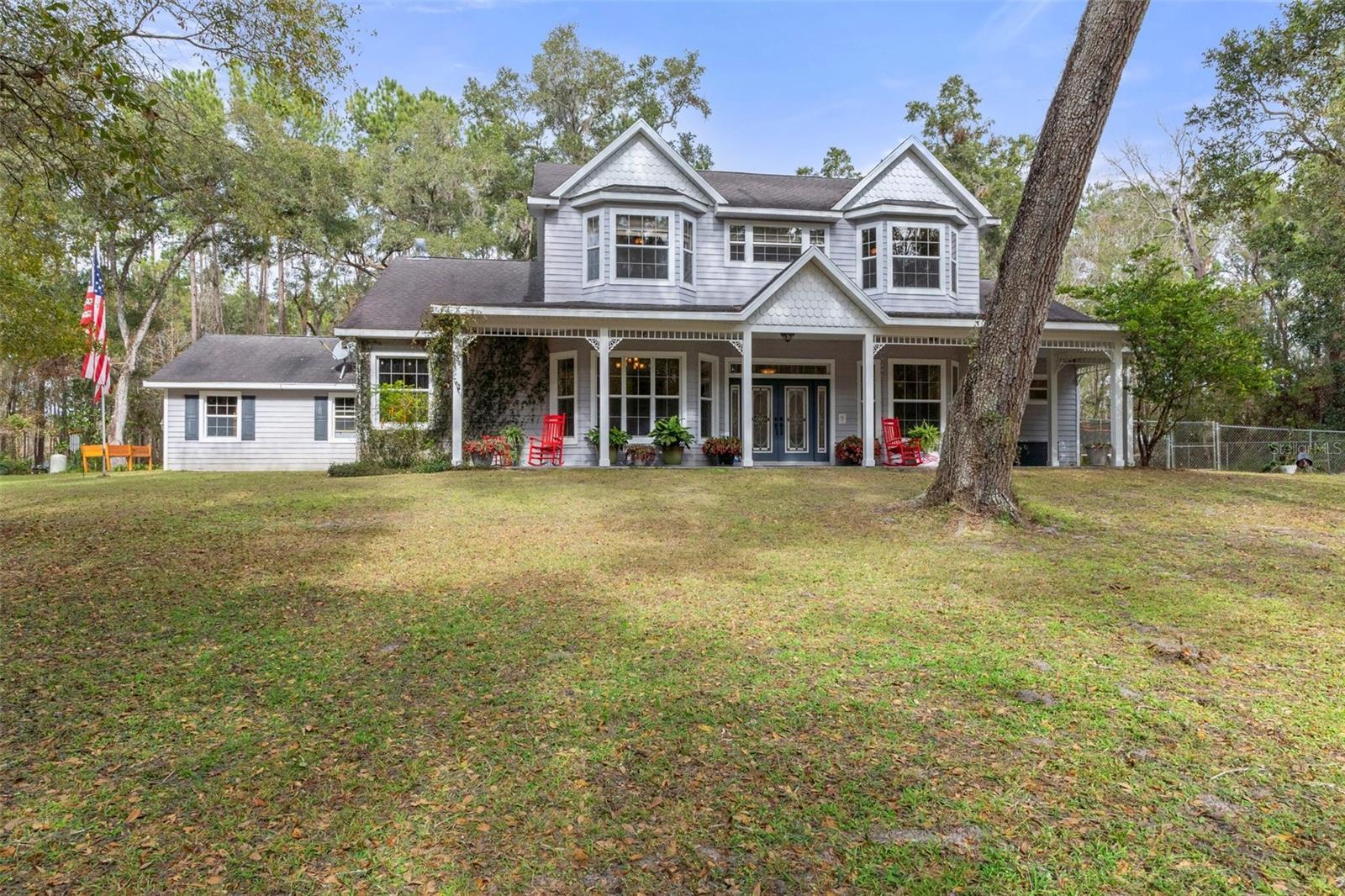 Photo one of 19387 Hidden Oaks Dr Brooksville FL 34604 | MLS TB8339241