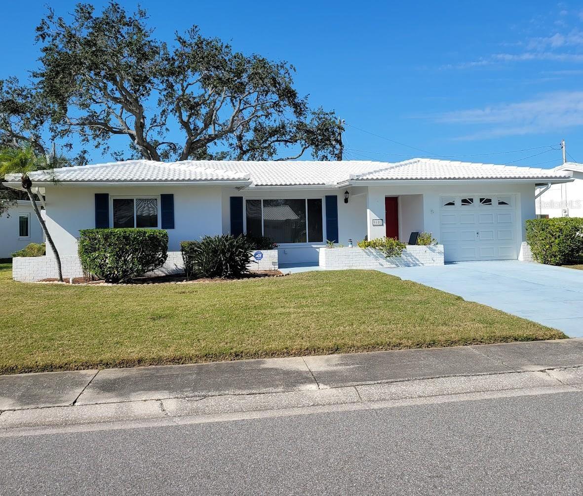 Photo one of 9608 41St N St # 2 Pinellas Park FL 33782 | MLS TB8339508